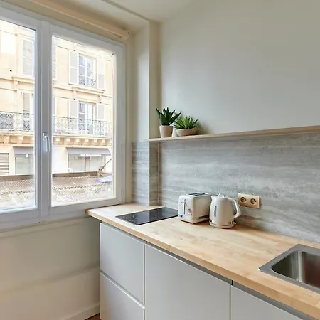 Appartement Center Of Beaubourg By Studioprestige