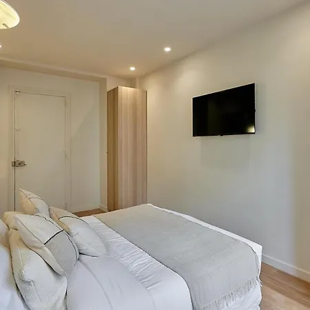 Center Of Beaubourg By Studioprestige דירה